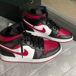 Bred Toe Ones (Mids)